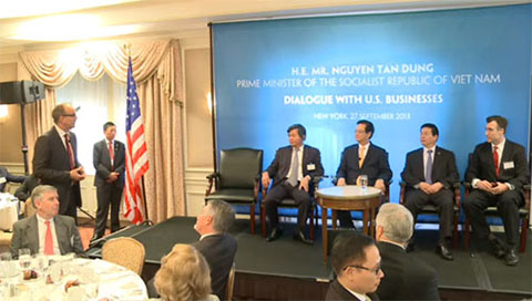 ທ່ານນາຍົກລັດຖະມົນຕີ ຫງວຽນເຕີນຢຸງ ເຈລະຈາກັບບັນດາ ກຸ່ມບໍລິສັດອາເມລິກາ